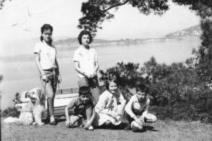 Familie auf Heybelida vor Istanbul